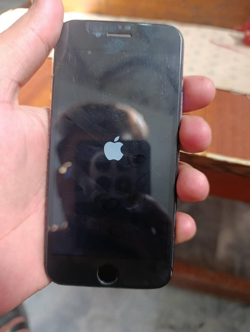 Apple iPhone 7 3