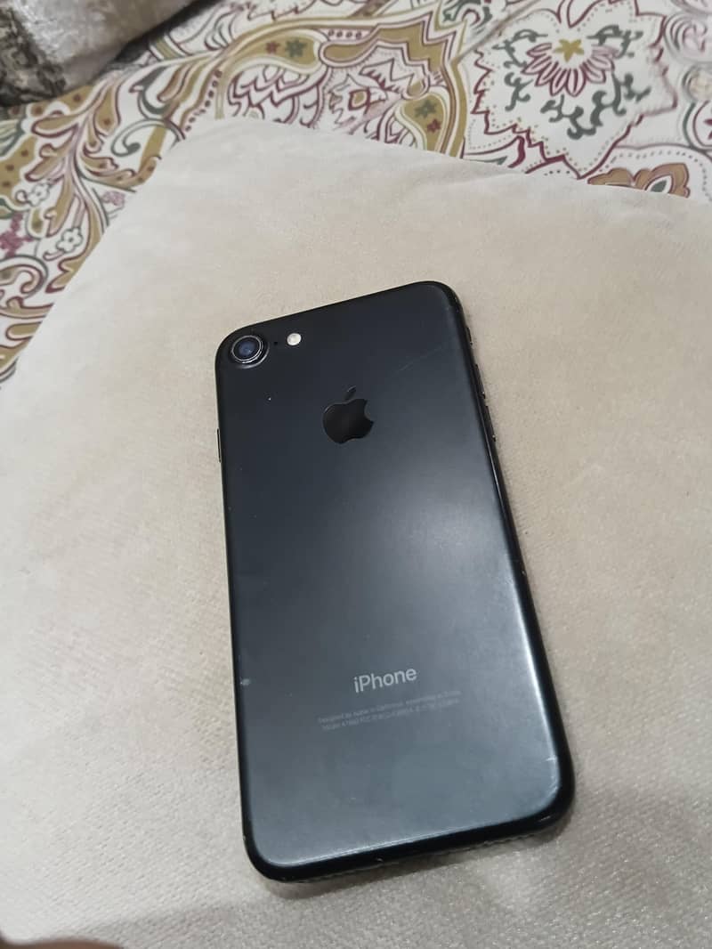 Apple iPhone 7 2