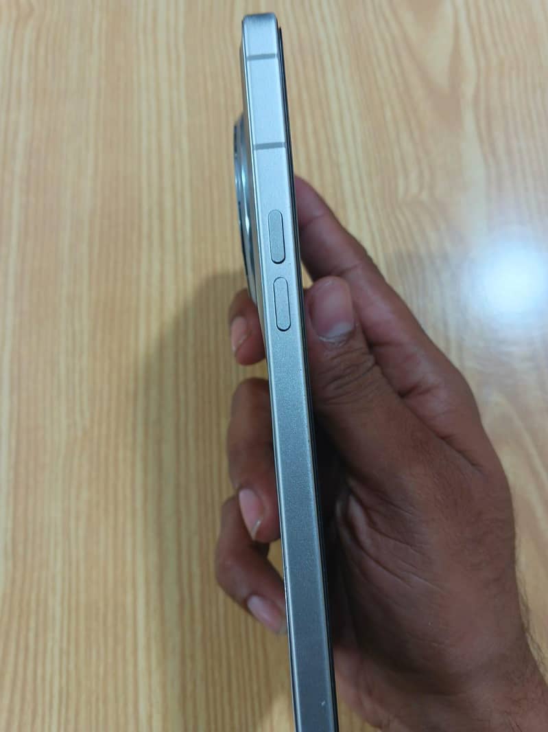 Tecno CAMON 30 Premier 1