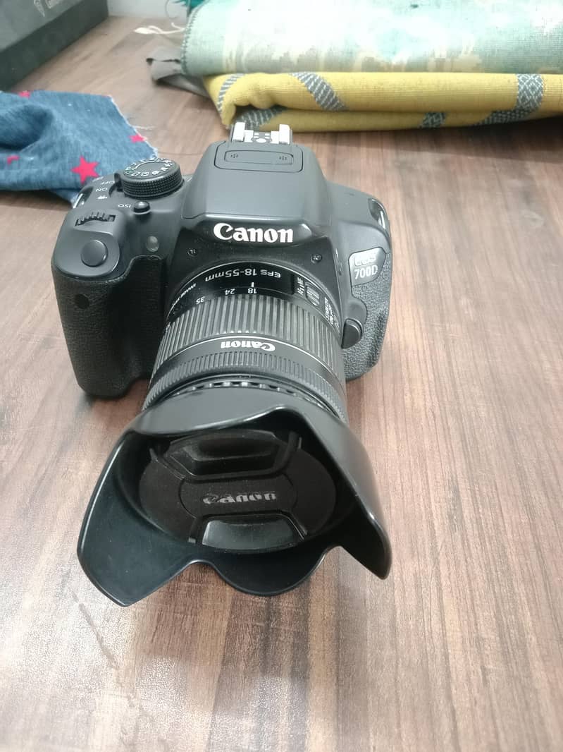Canon eos 700D 0