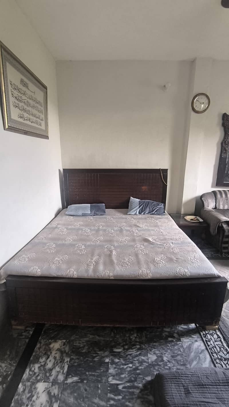 KING SIZE BED 0