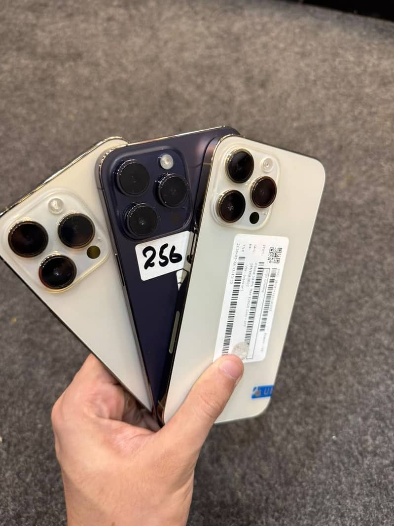 Apple iPhone 15 Pro Max 2