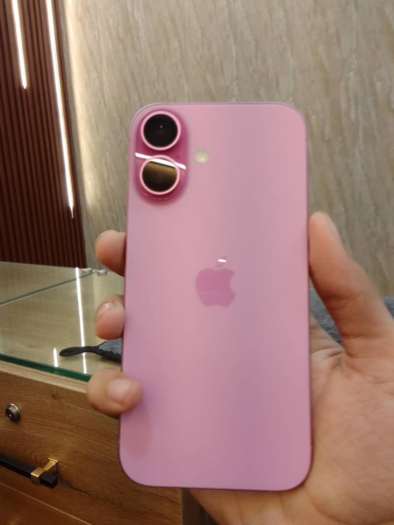Apple iPhone 16 0