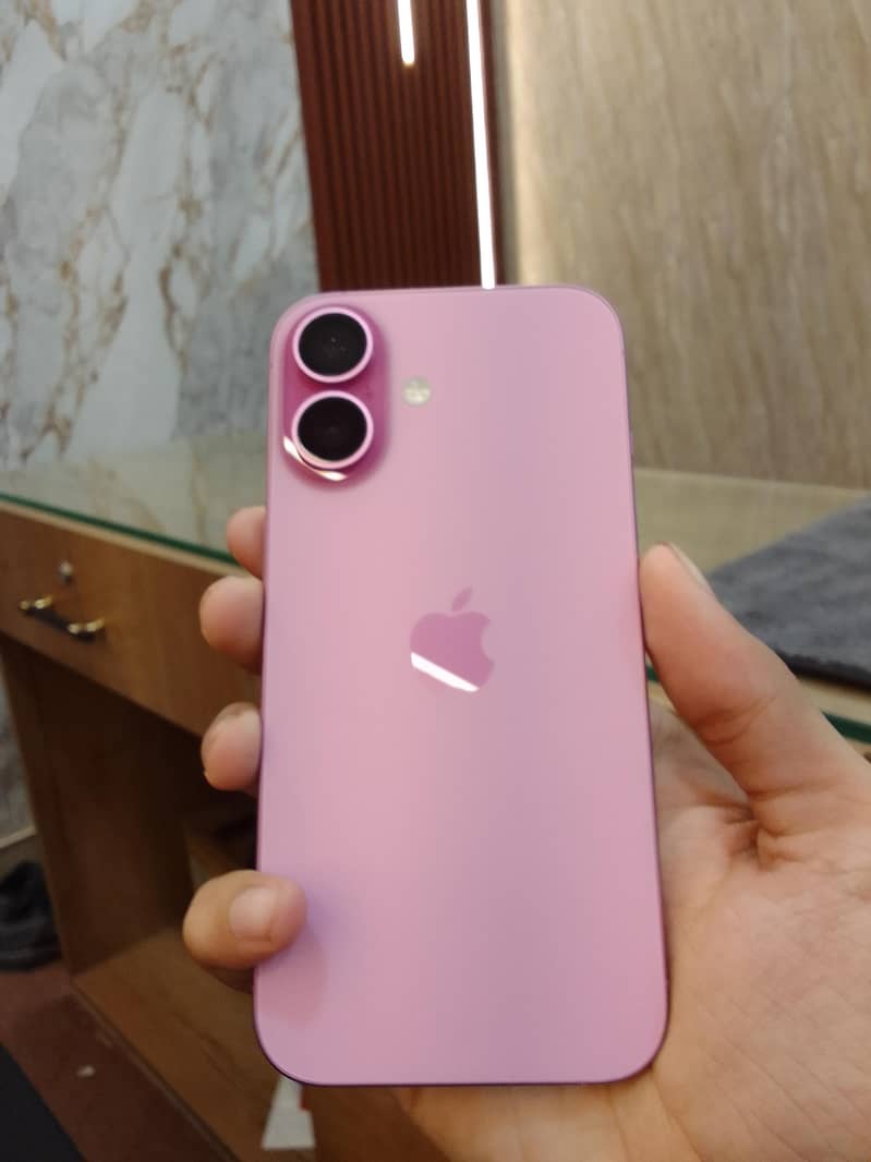 Apple iPhone 16 1