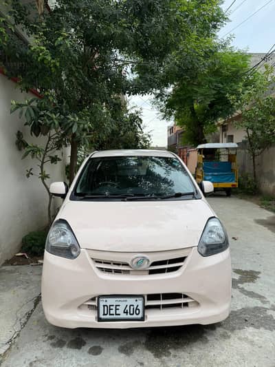 Daihatsu Mira 2011