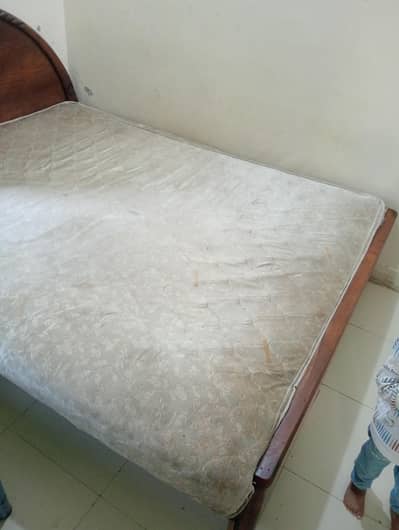 queen size bed with spring matters for sell