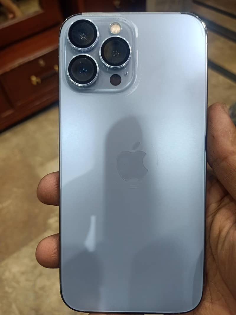 Apple iPhone 13 Pro Max 4