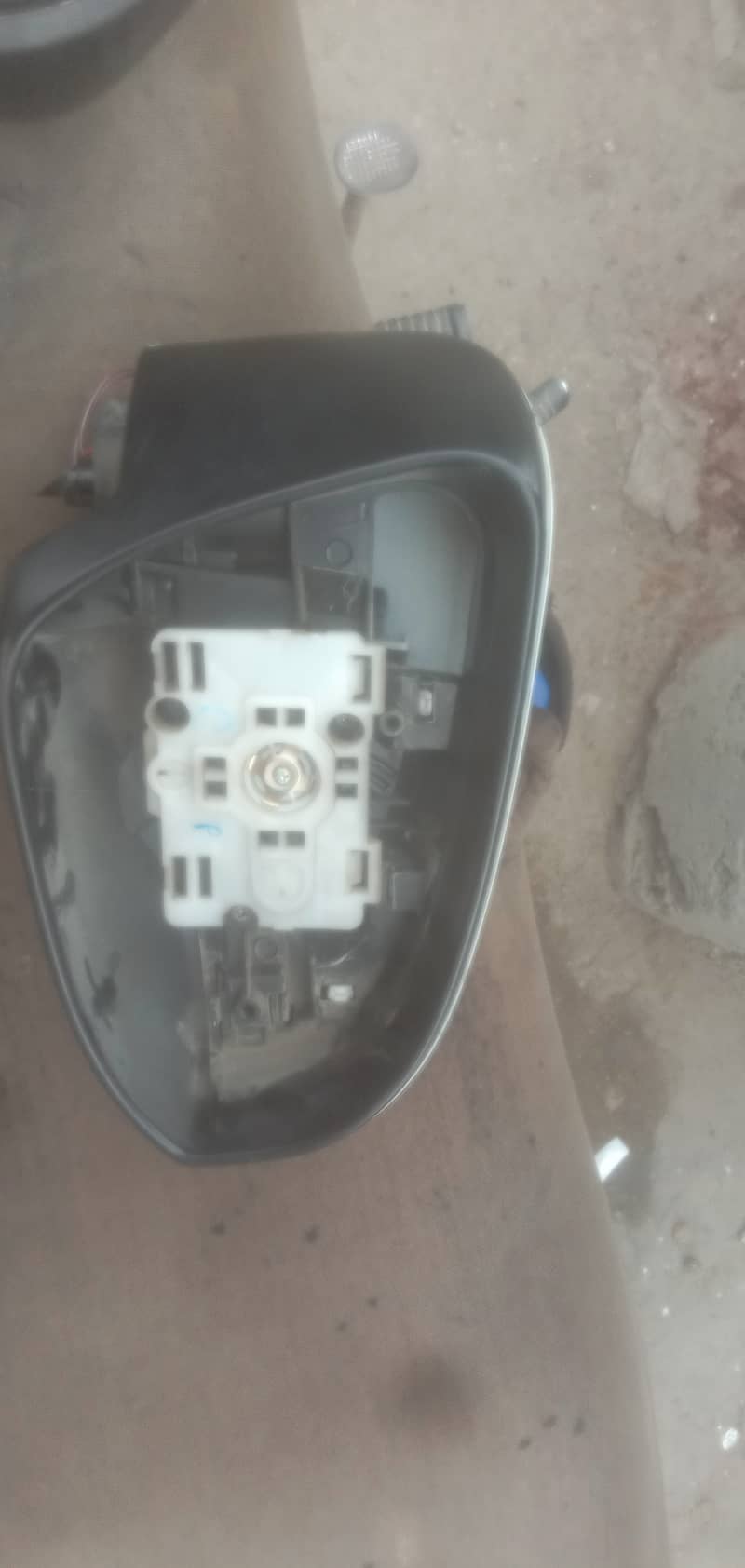 Corolla right side mirror 1