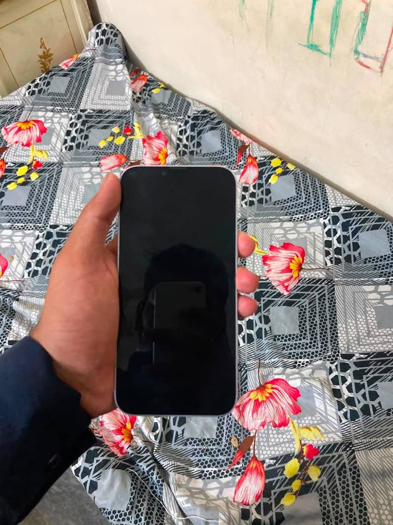 Apple iPhone 14 plus 4