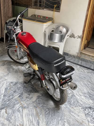Honda 125 gold edition