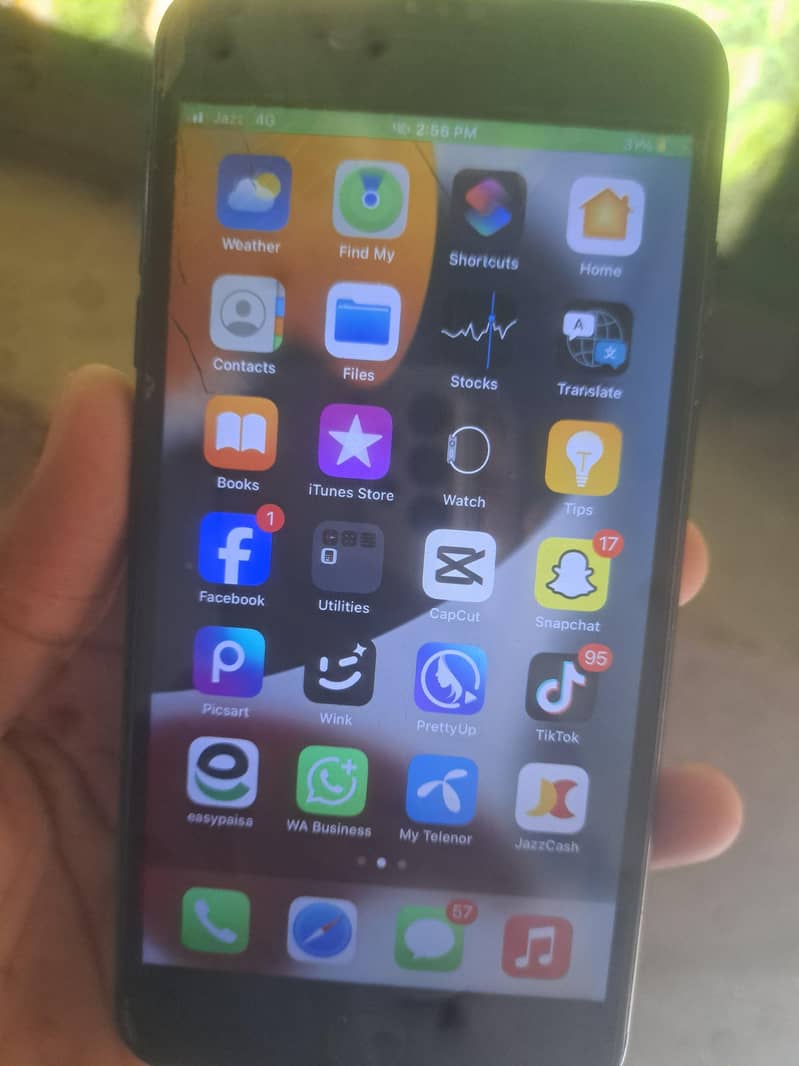 Apple iPhone 7 Plus 1