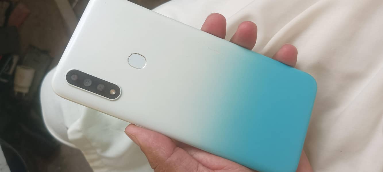 OPPO A31 0
