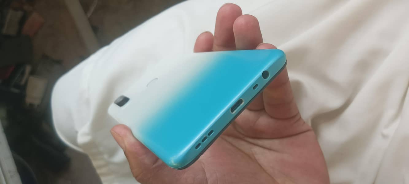 OPPO A31 3