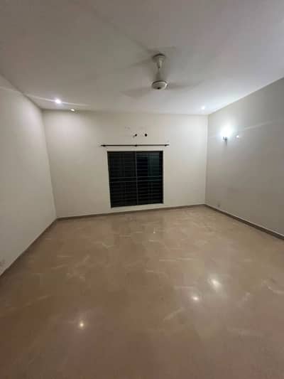 1 Kanal Lower Portion For Rent With All Utility Connections