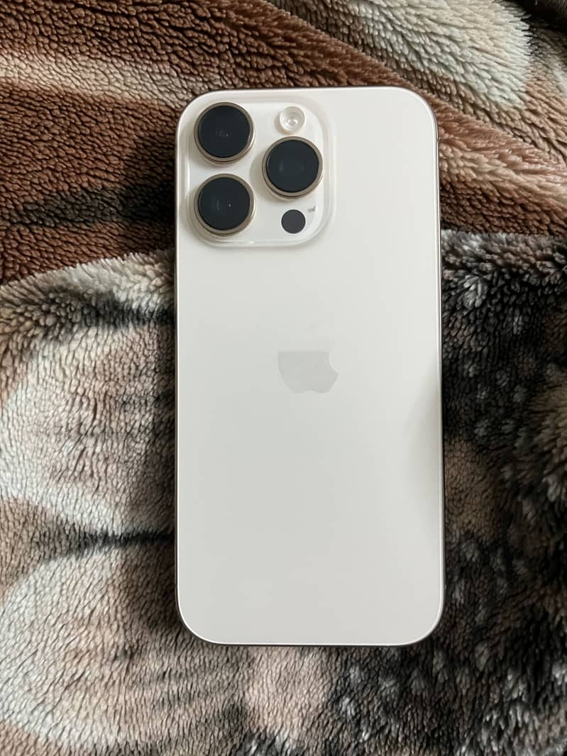Apple iPhone 16 Pro 0