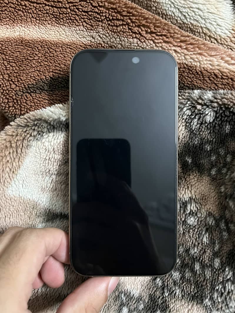 Apple iPhone 16 Pro 2