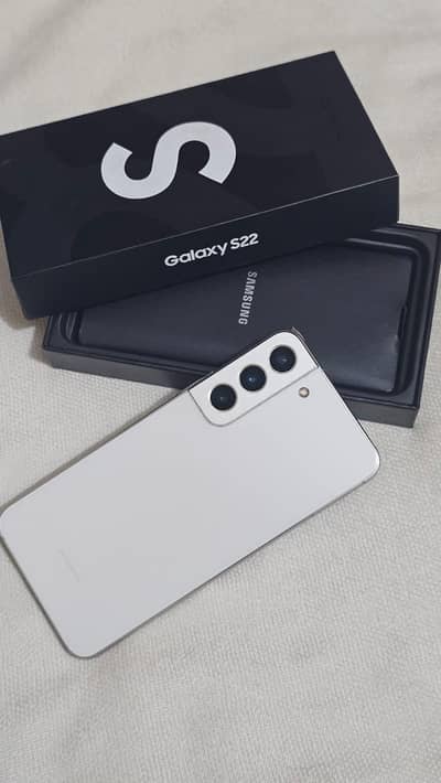Samsung S22 official PTA (10/10] phontom white