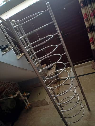Milk Shop k Liye Dhai ka stand pure Steel