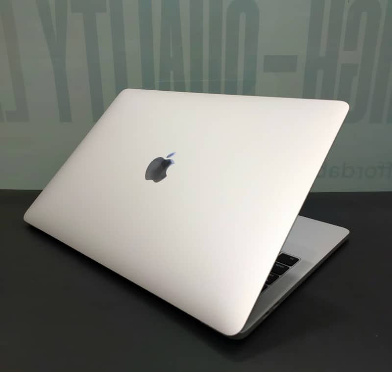 Macbook pro 0