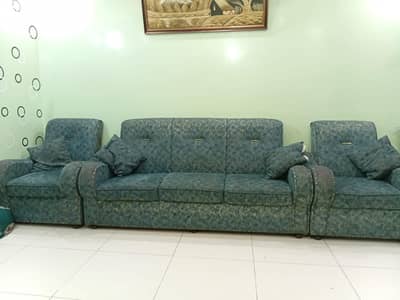 5 seater sofa set for sale in good condition