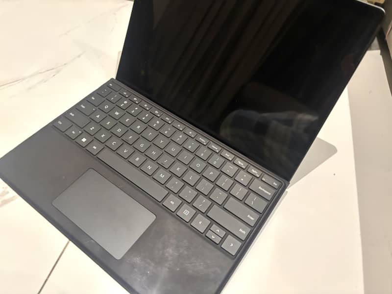 Microsoft Surface Pro 9 10/10 condition black 10