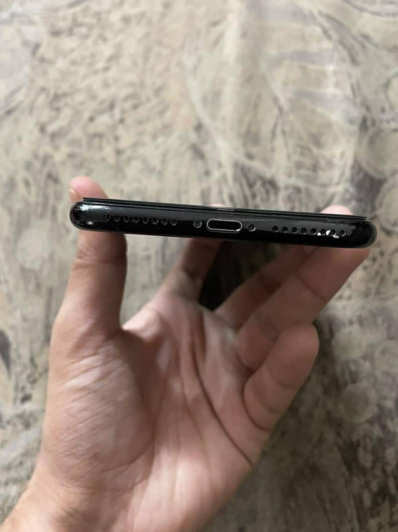 Apple iPhone 7 Plus 3