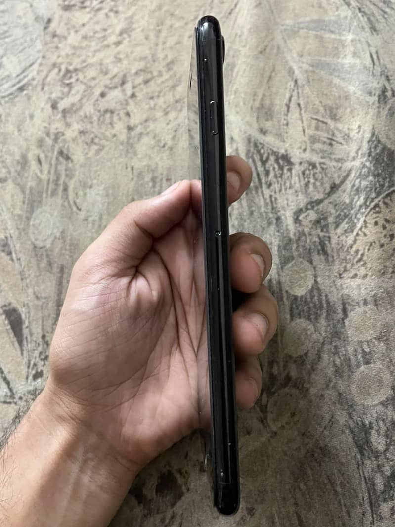 Apple iPhone 7 Plus 4