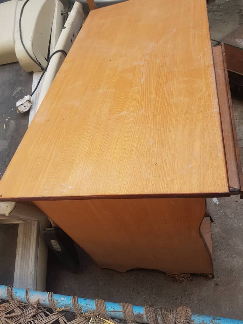 Computer Table For Sell 1