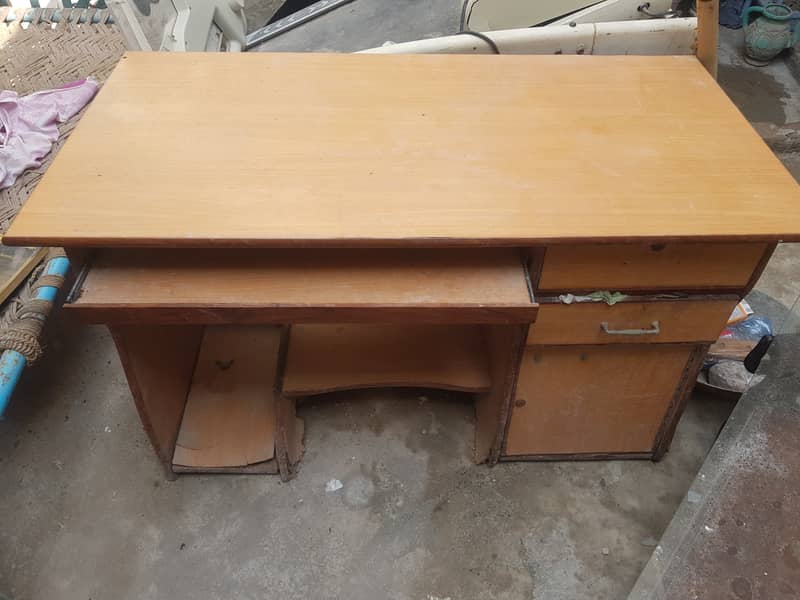 Computer Table For Sell 3