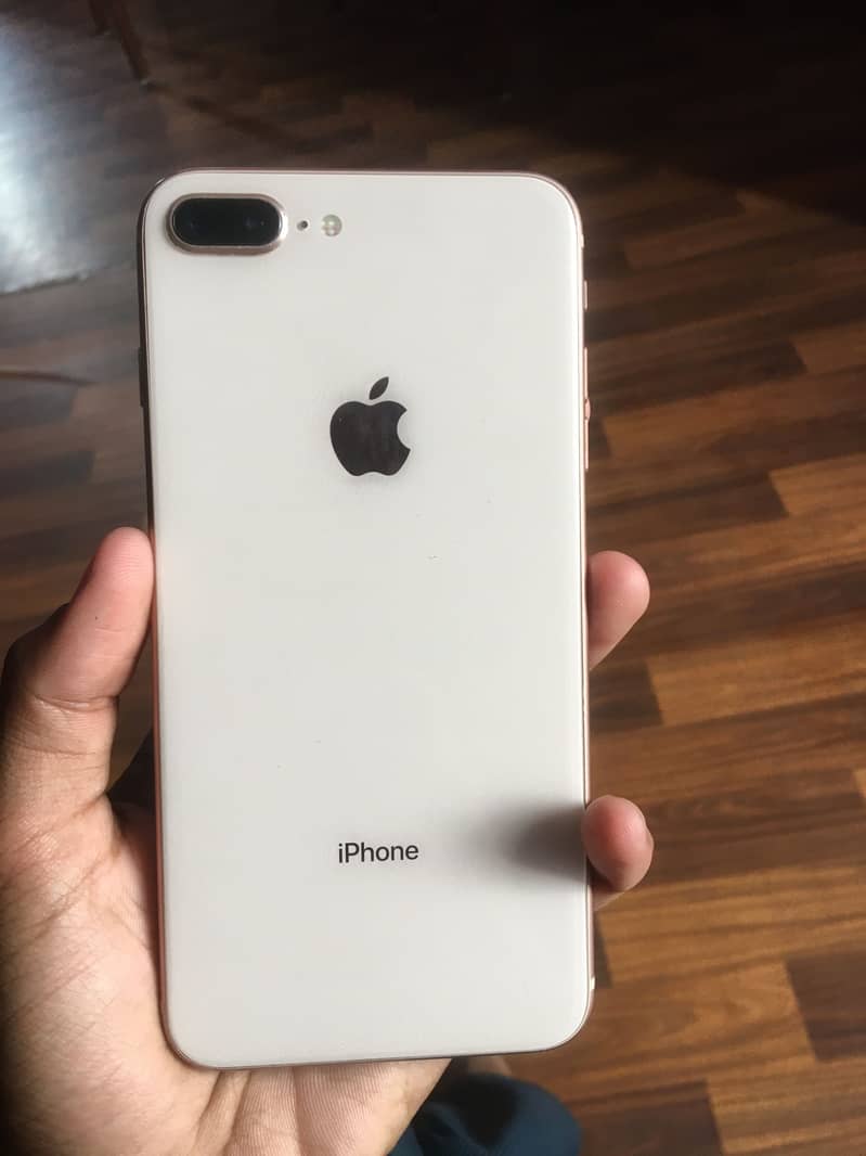 Apple iPhone 8 Plus 1