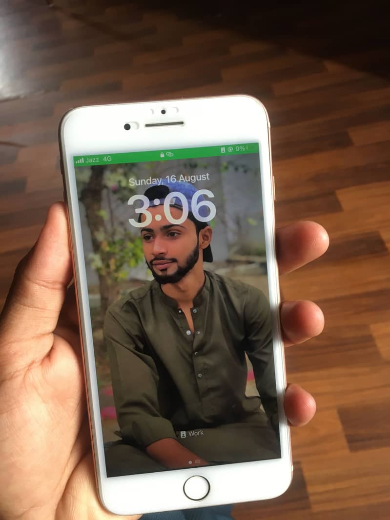 Apple iPhone 8 Plus 5
