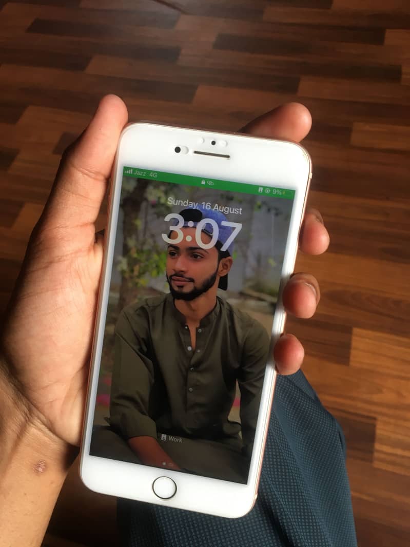Apple iPhone 8 Plus 6