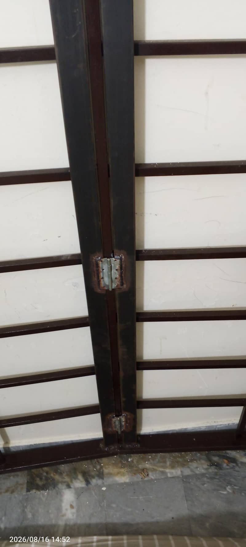 iron bed 9
