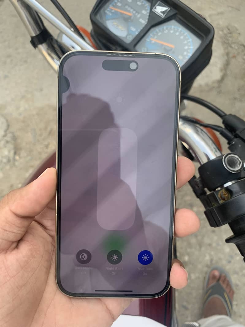 Apple iPhone 14 Pro 1