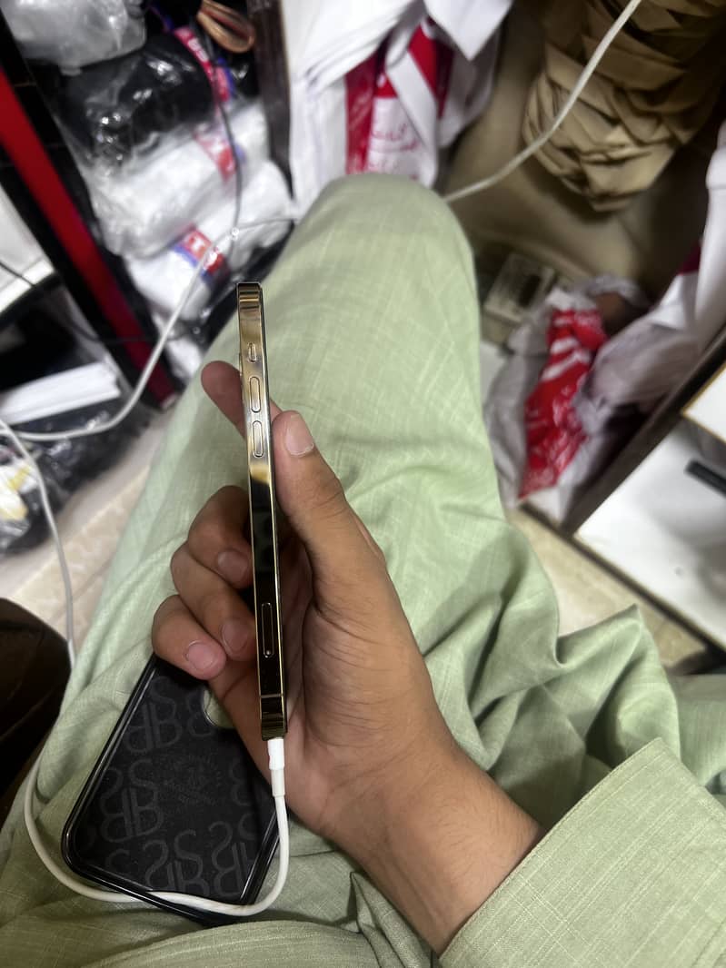 Apple iPhone 12 Pro 3