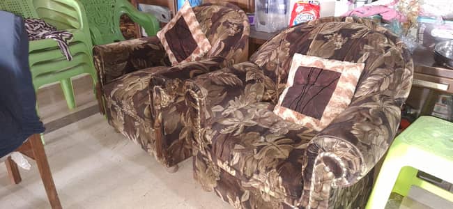 7 seater Sofa Set (used) for domestic used.