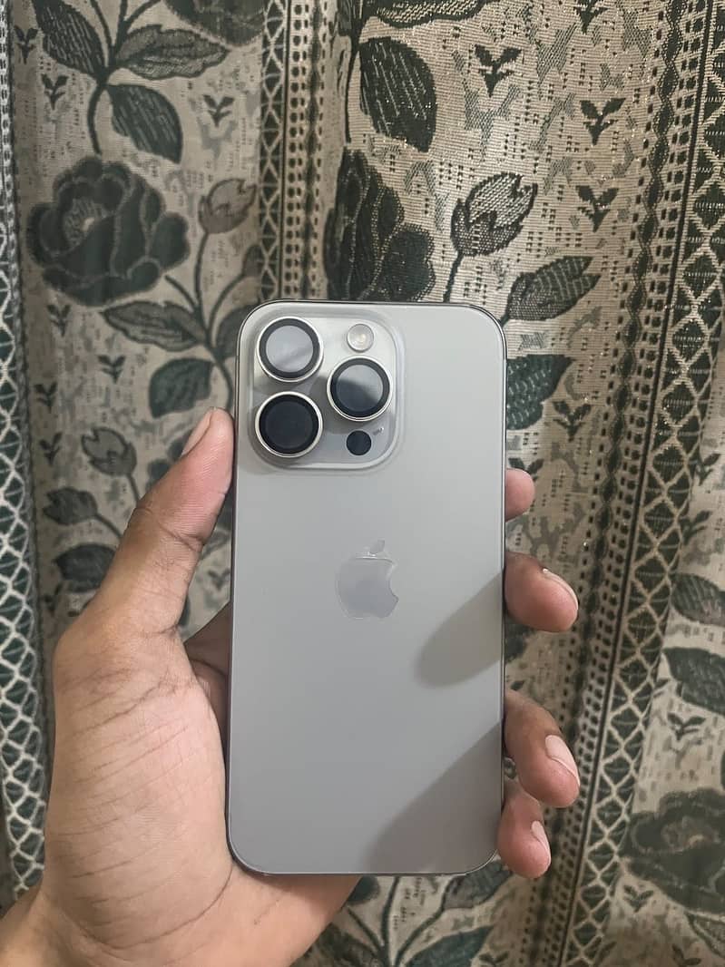 Apple iPhone 15 Pro 0