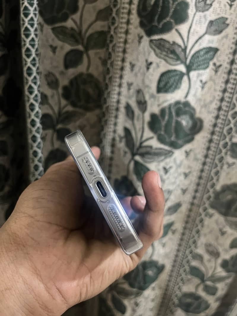 Apple iPhone 15 Pro 1