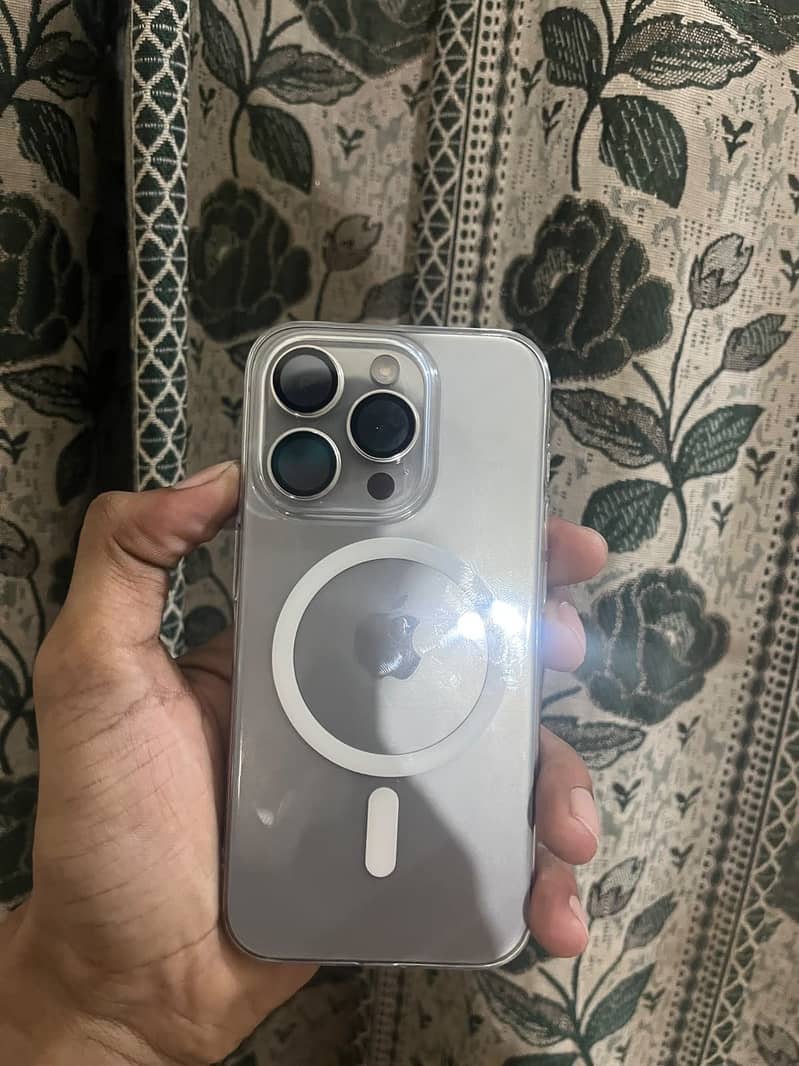 Apple iPhone 15 Pro 6