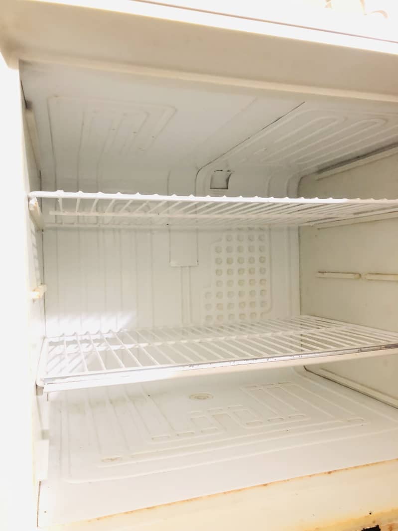 Dawlance refrigerator 1