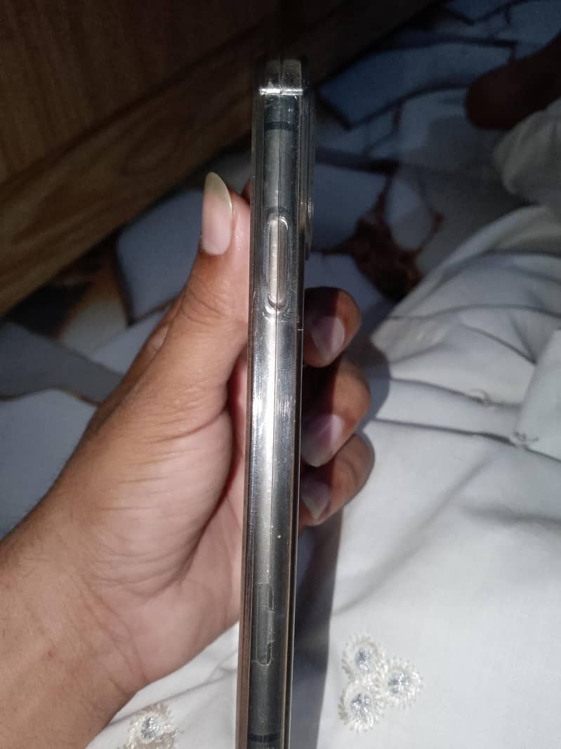 Apple iPhone 11 3