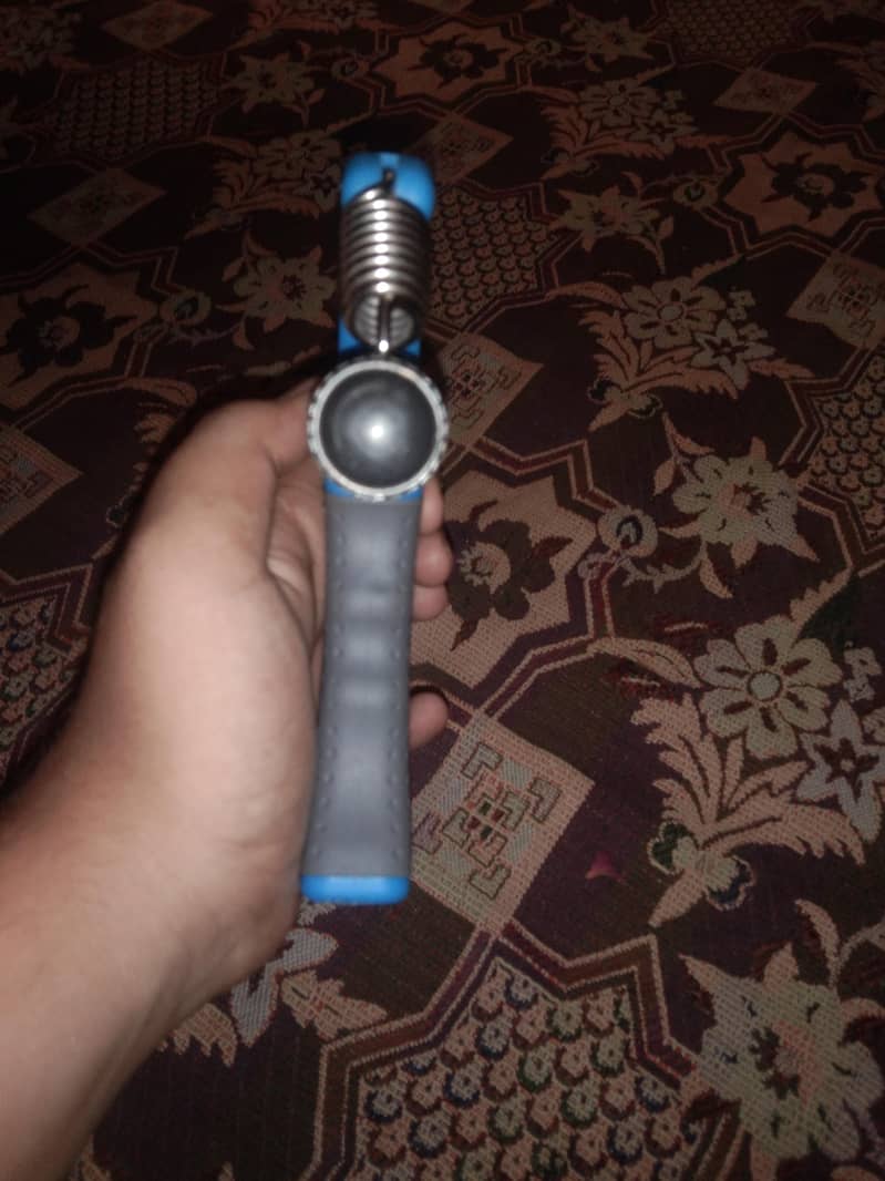 HAND GRIPPER 1