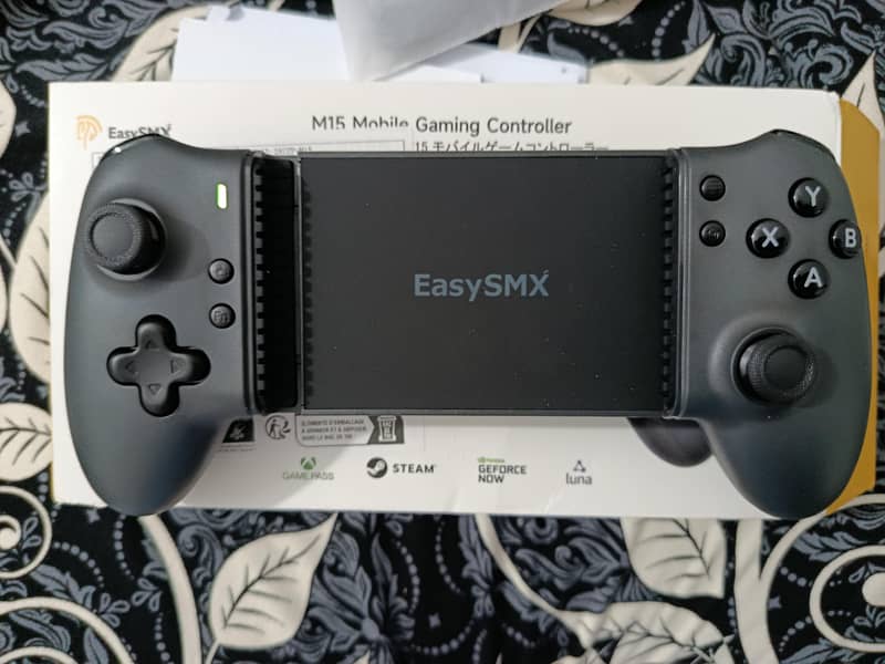 EasySMX M15 Bluetooth Mobile Gaming Controller 2