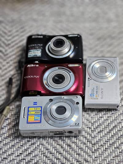 4 digital camera available on nhi hotay off hai