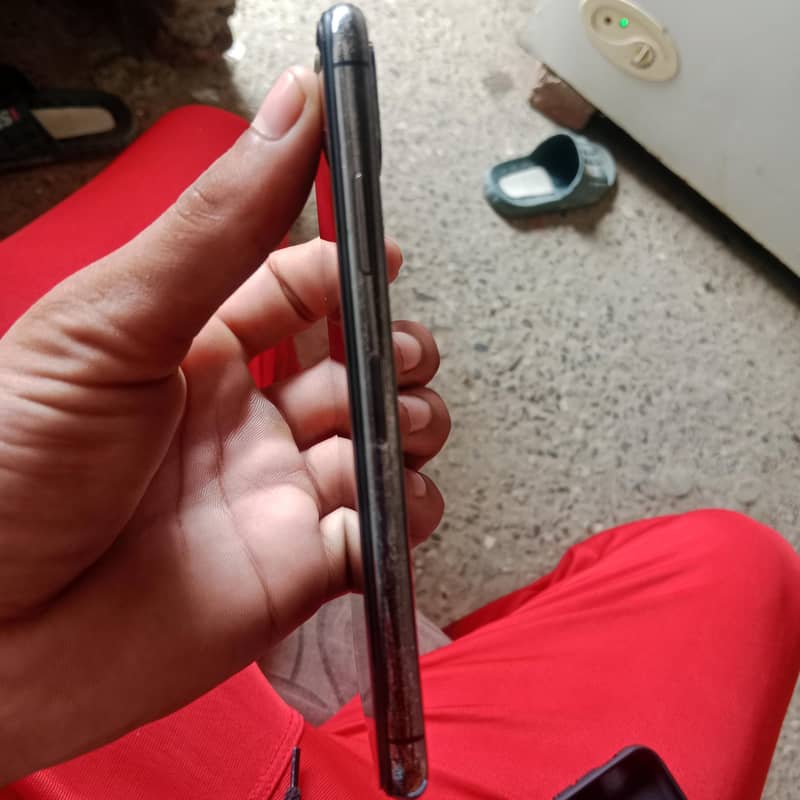 Apple iPhone X 3