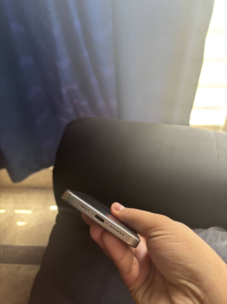 Apple iPhone 15 Pro Max 3