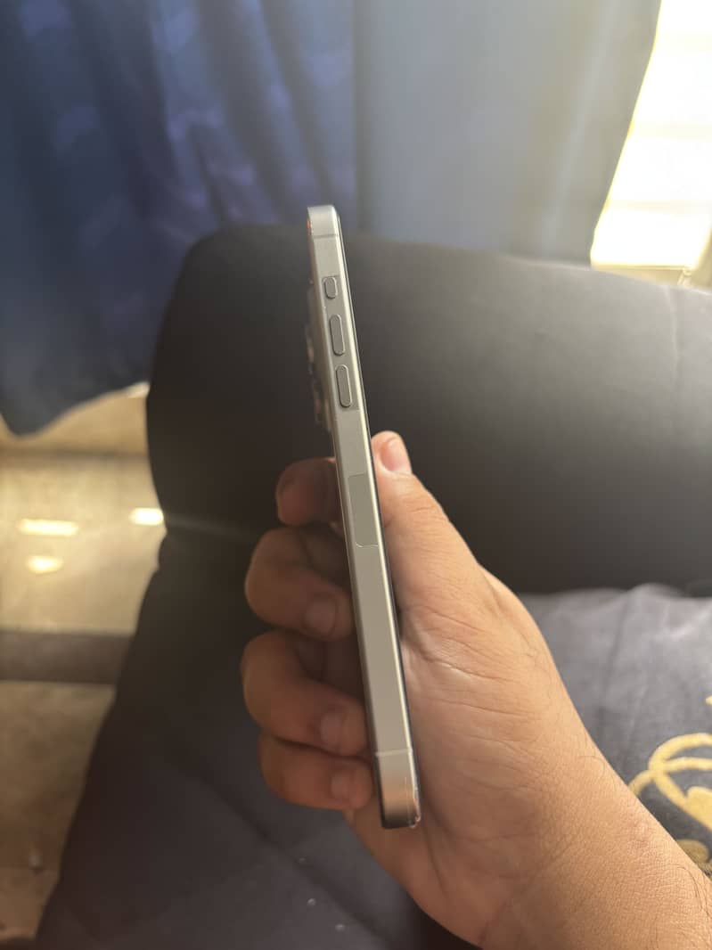 Apple iPhone 15 Pro Max 5