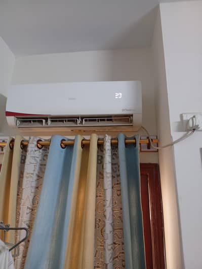 Haier 1 Ton DC Invertor AC good condition urgent sale