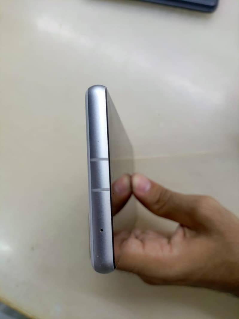 Google Pixel 7a 2