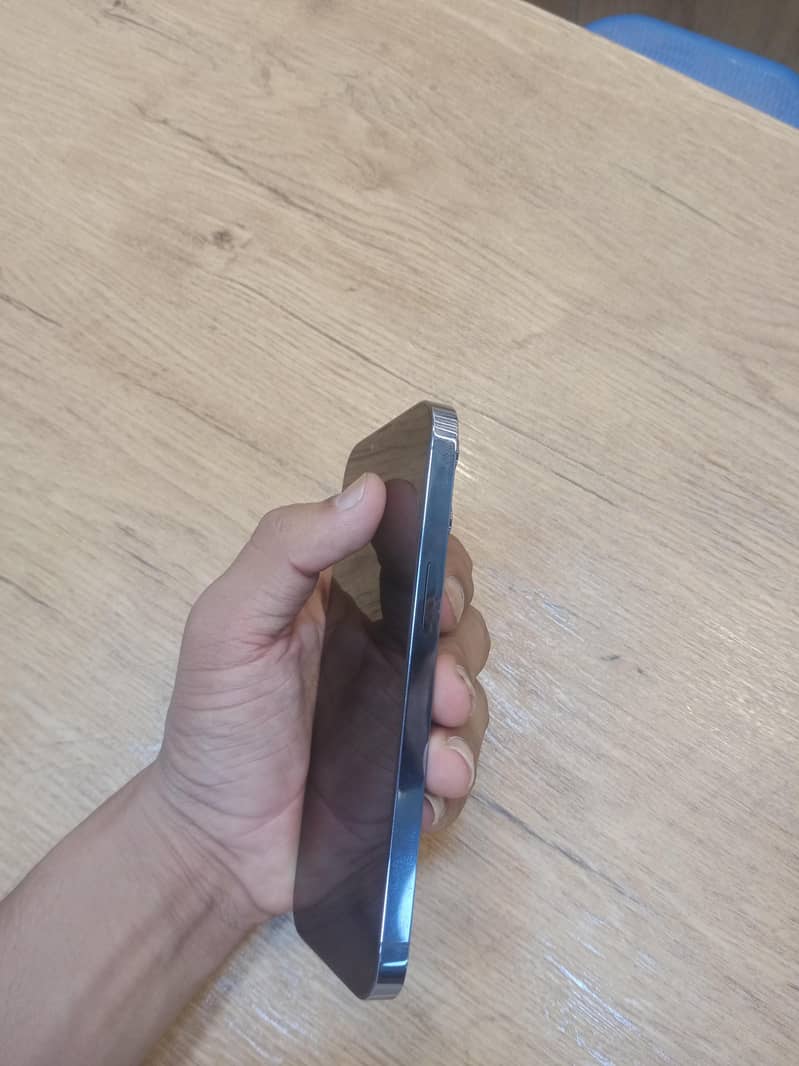 Apple iPhone 13 Pro 8
